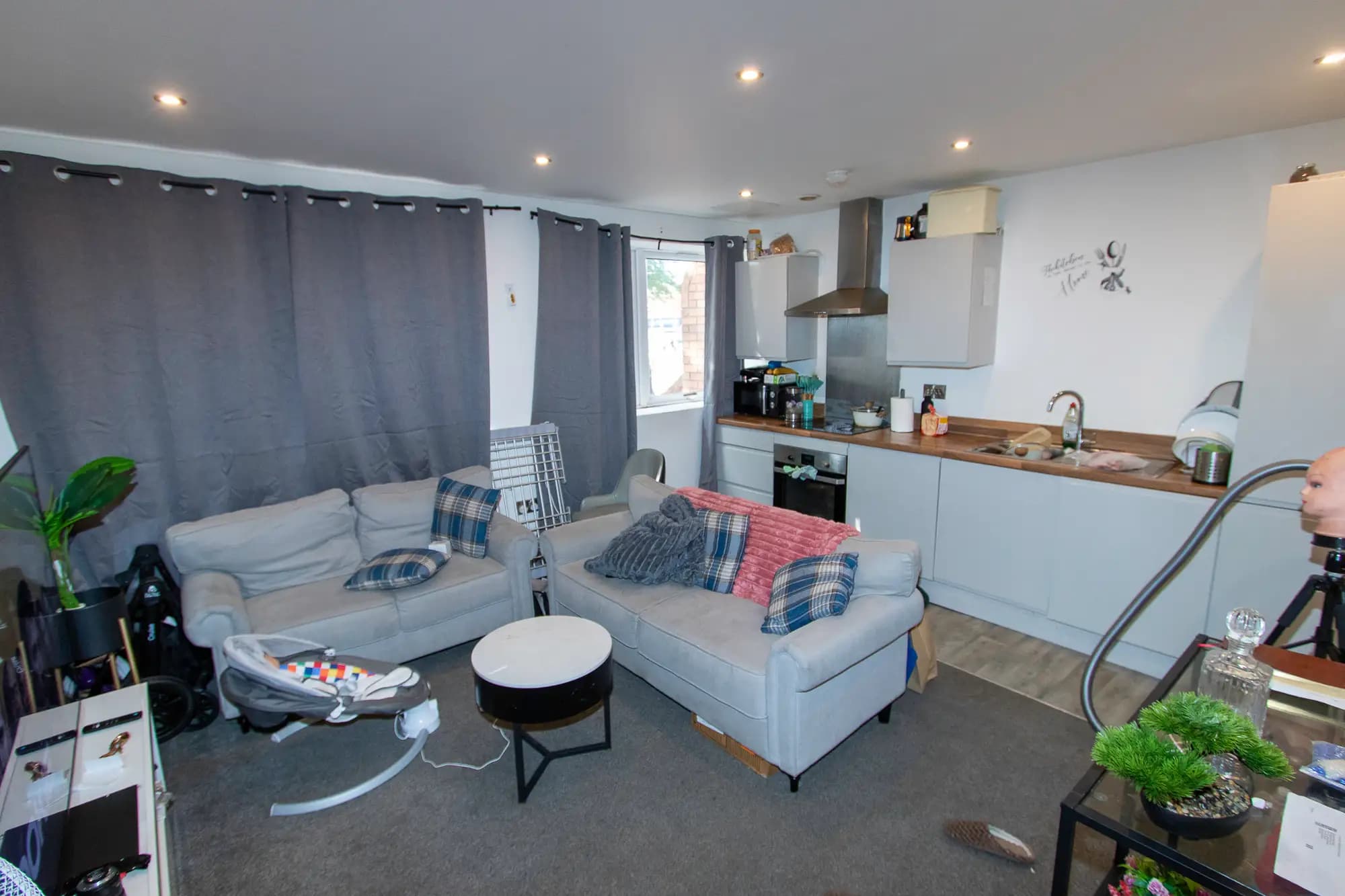 property photo 4 of 10