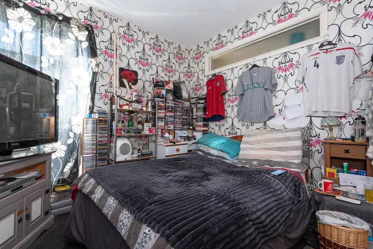 property photo 21 of 28