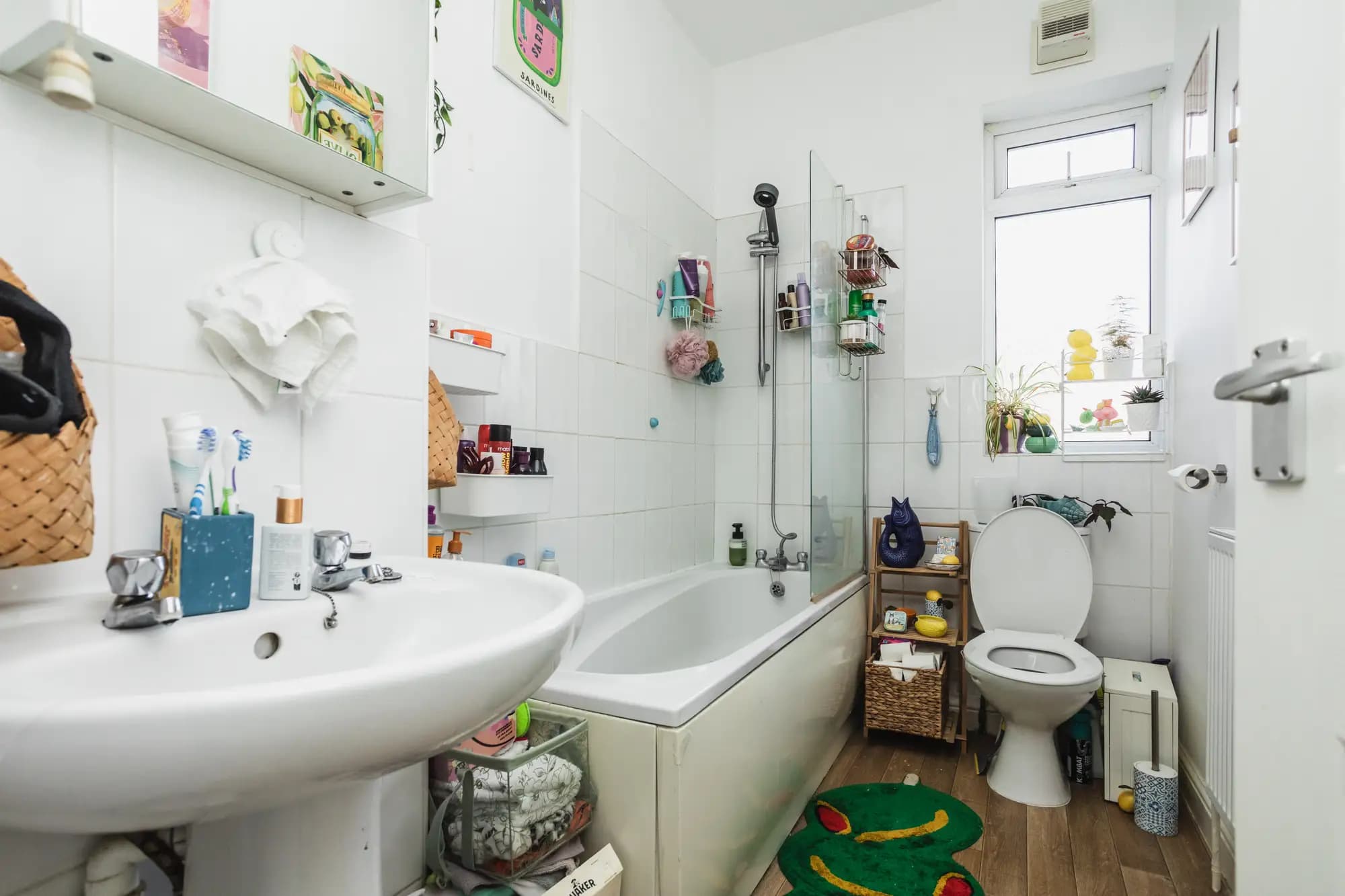 property photo 8 of 17