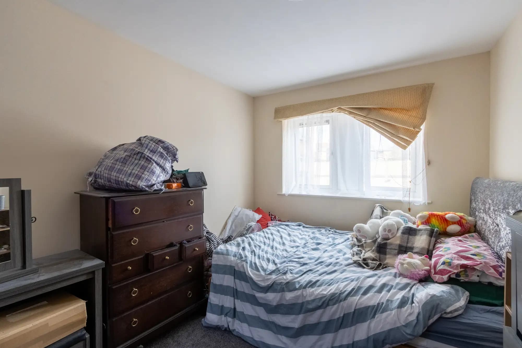 property photo 10 of 12