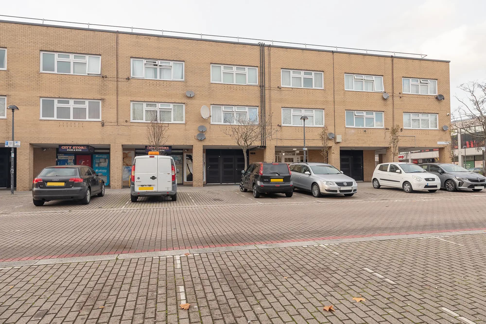 property photo 1 of 10