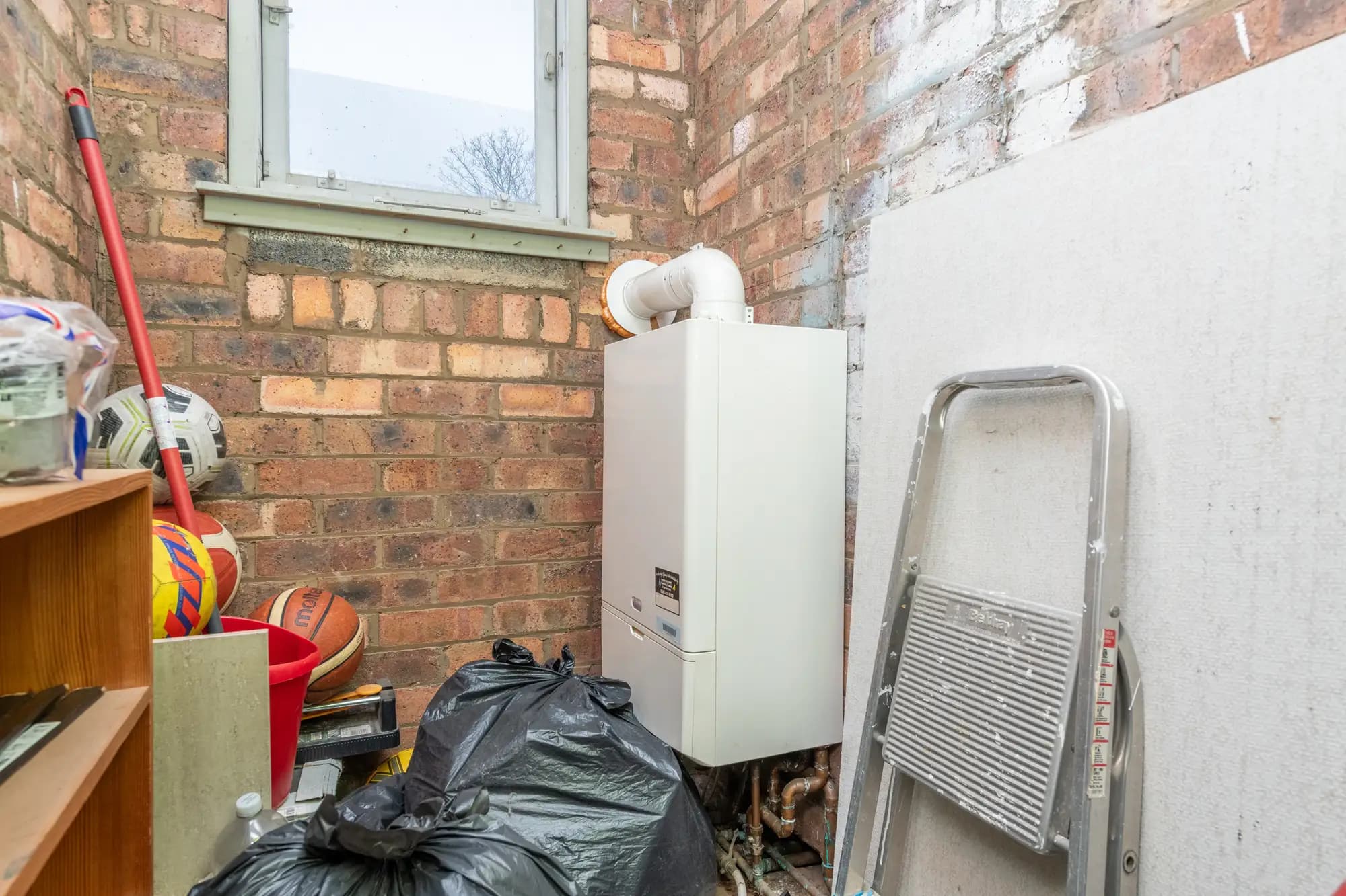 property photo 21 of 27