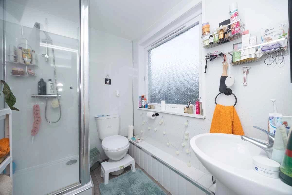 property photo 8 of 21