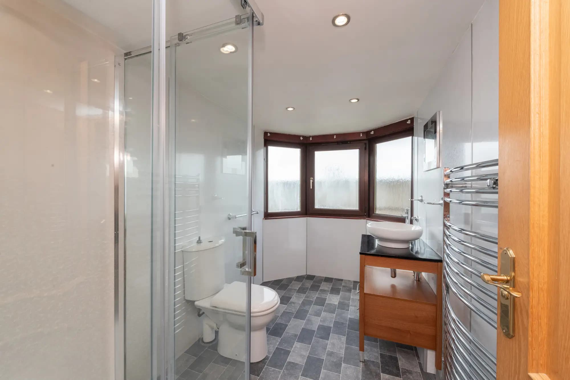 property photo 10 of 17