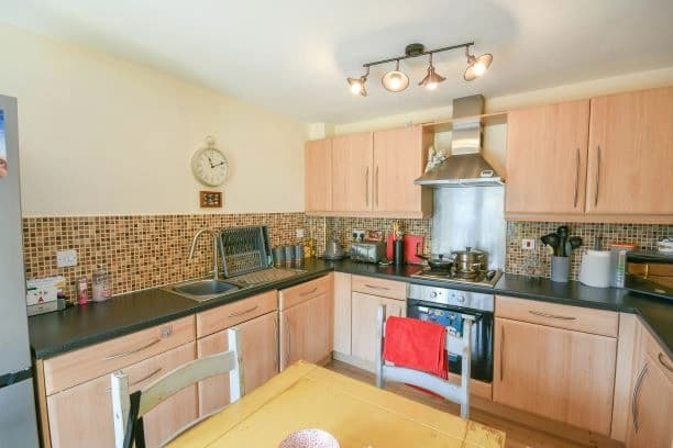 property photo 6 of 16