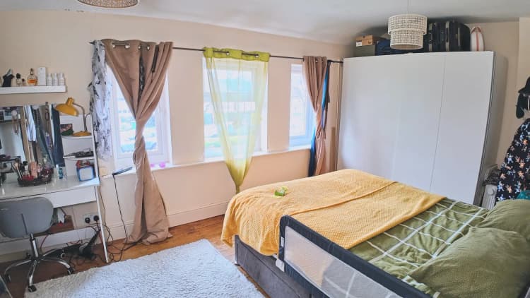 property photo 13 of 25