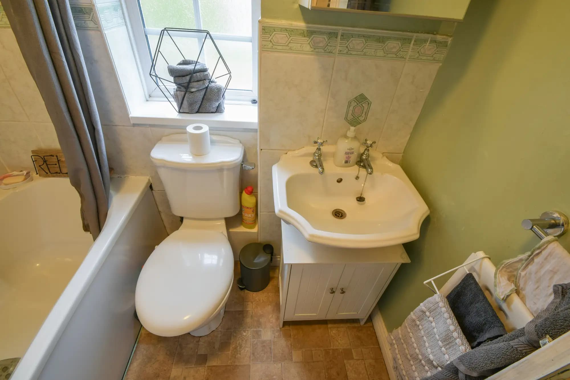property photo 7 of 15