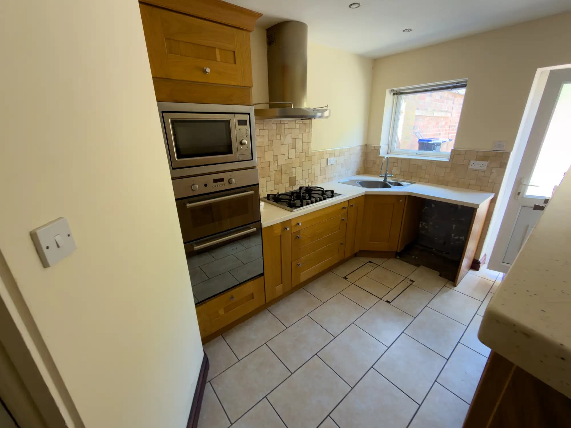 property photo 5 of 16