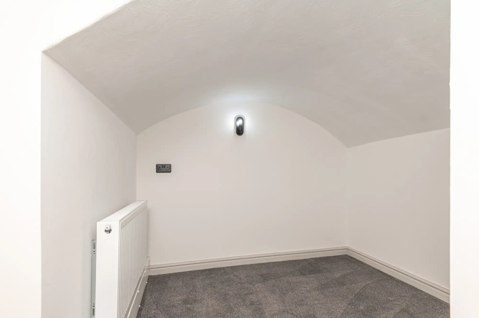 property photo 16 of 28