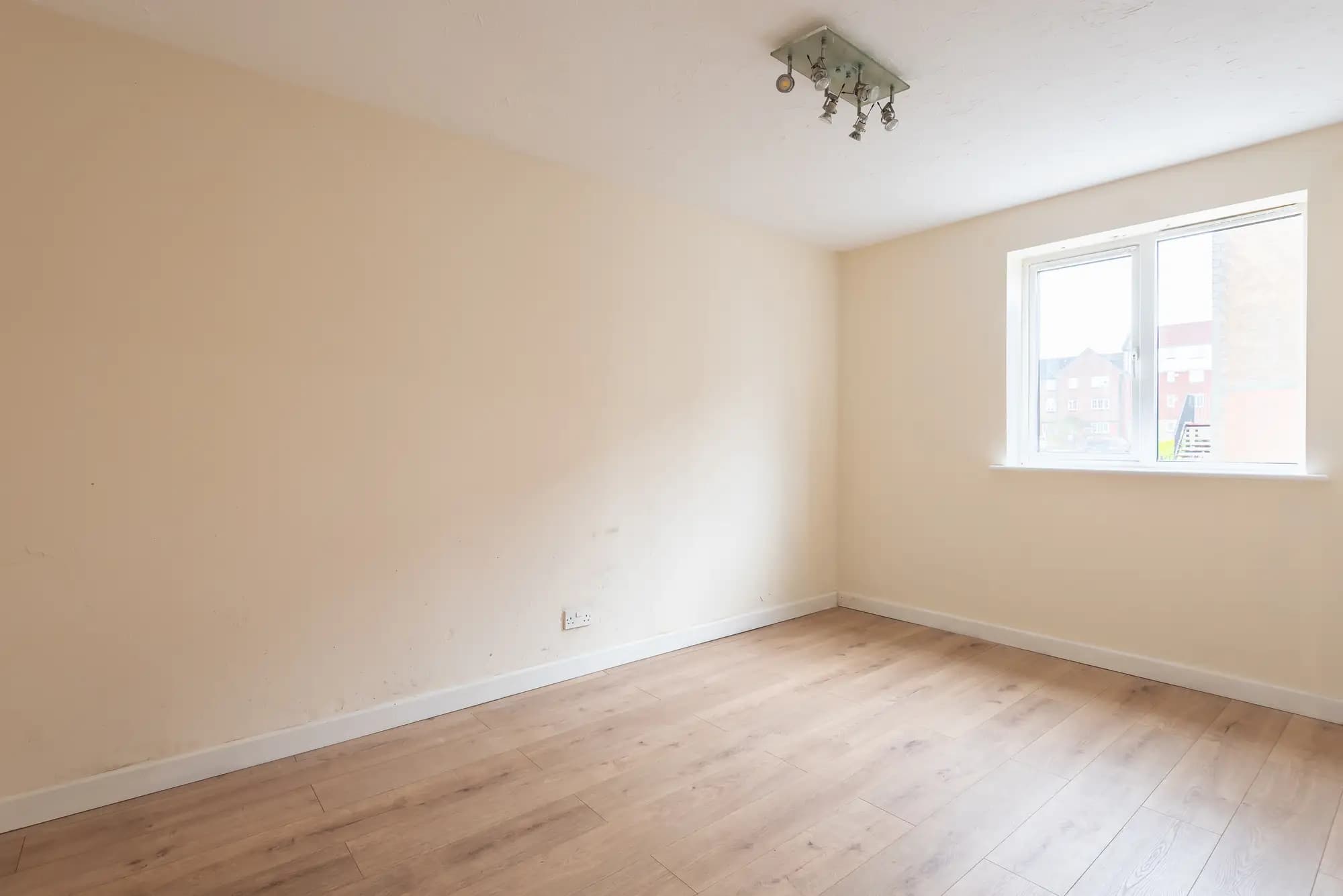 property photo 13 of 20