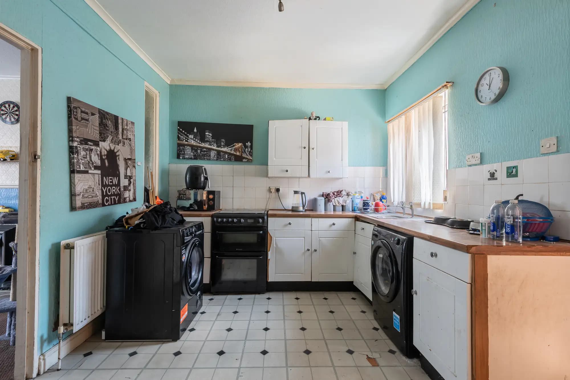 property photo 6 of 17