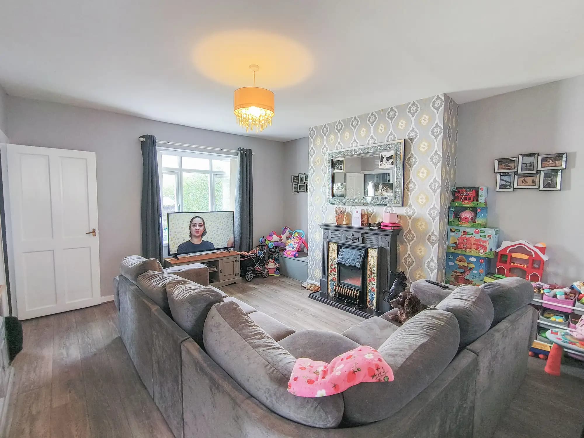 property photo 4 of 19