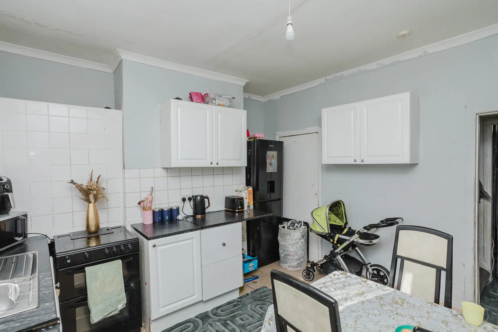 property photo 6 of 20