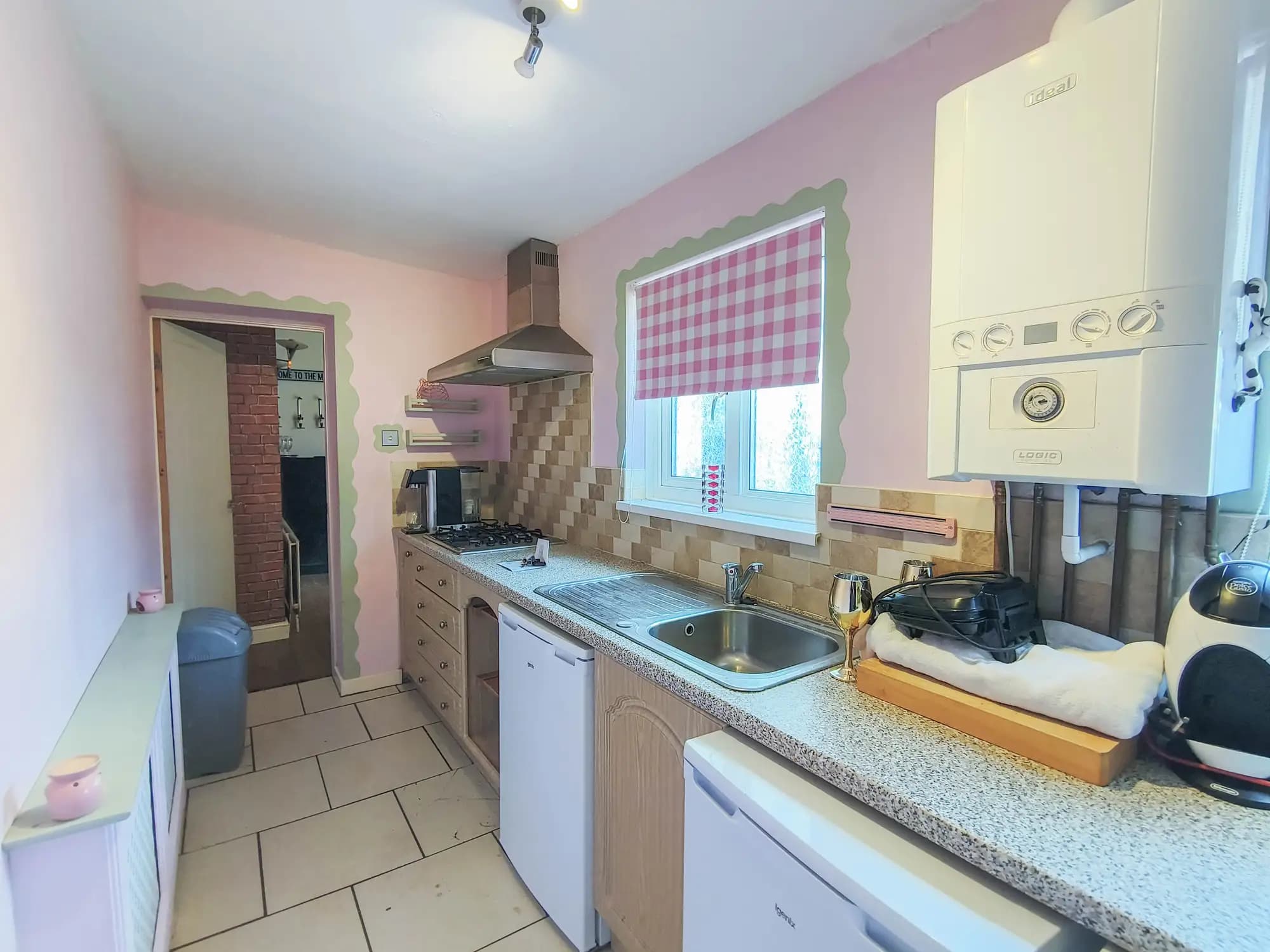 property photo 6 of 16