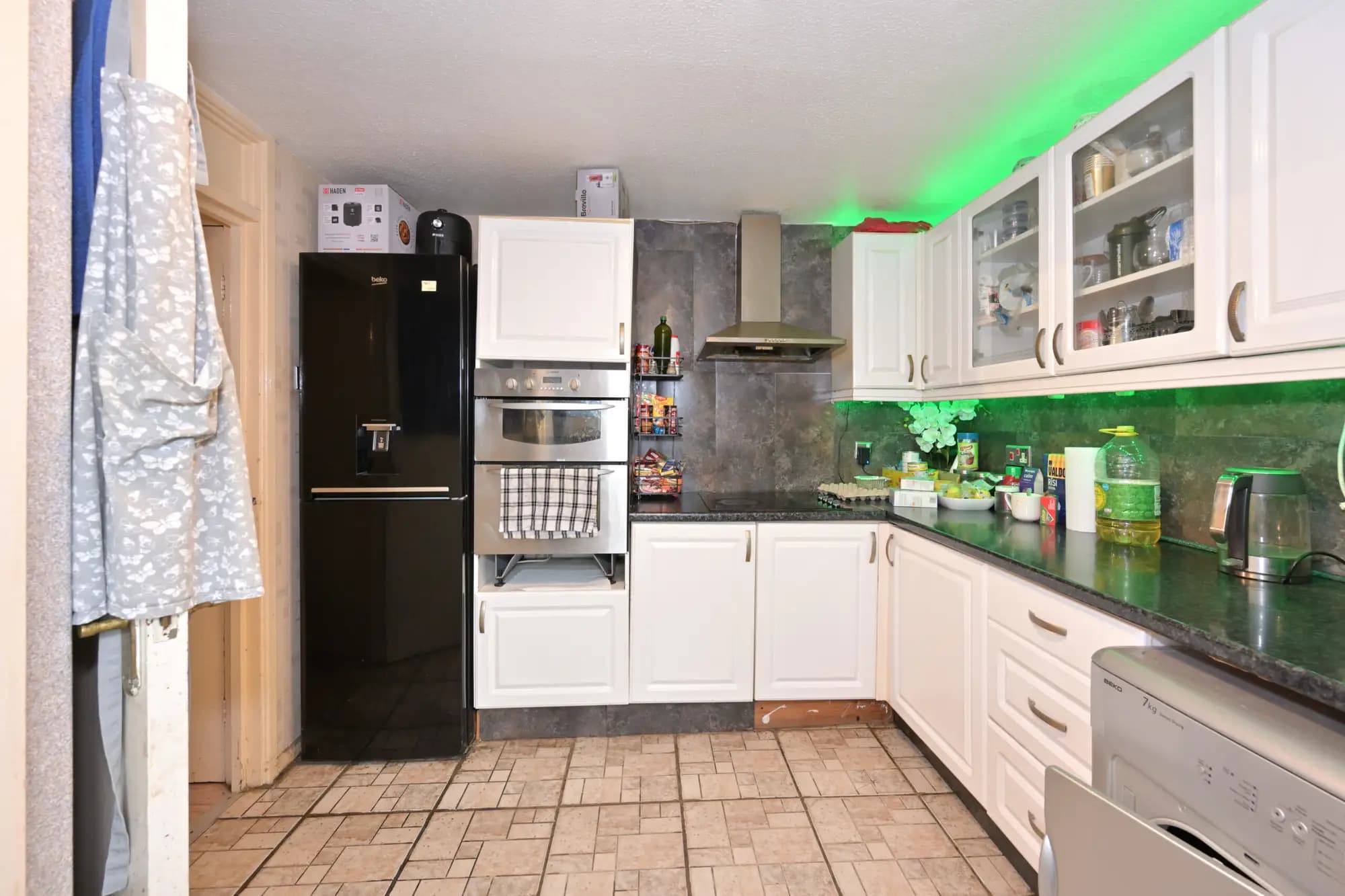 property photo 8 of 20