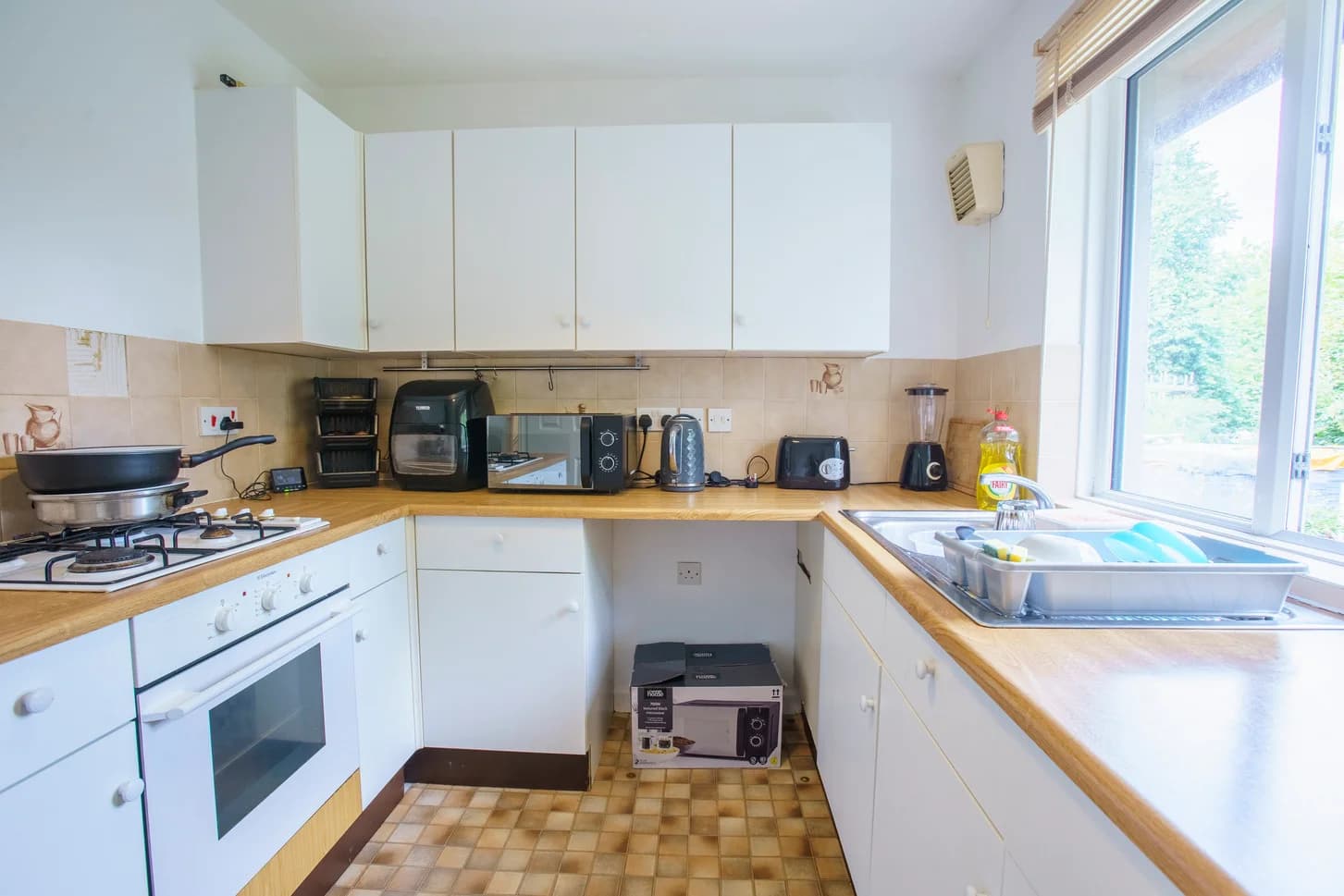 property photo 5 of 12