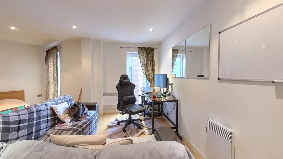 property photo 5 of 21