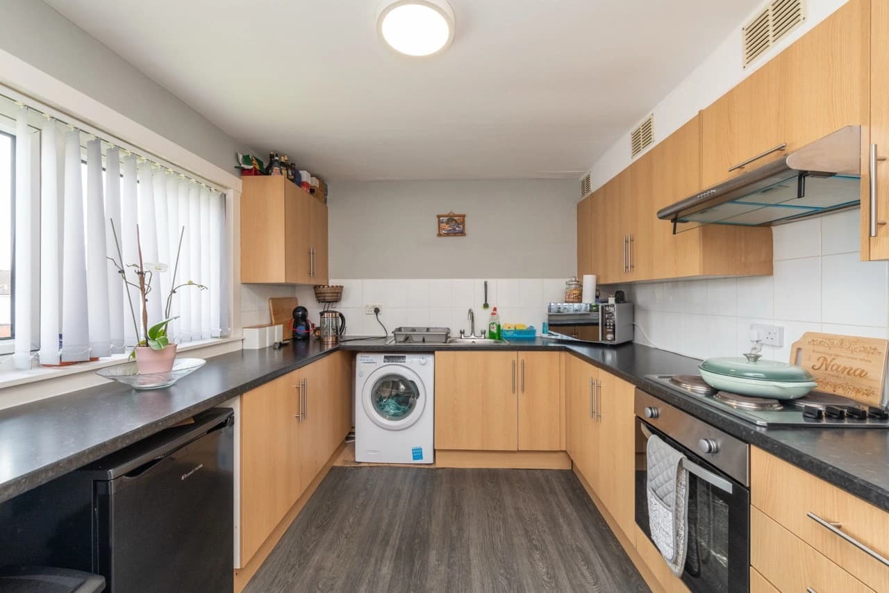 property photo 5 of 19
