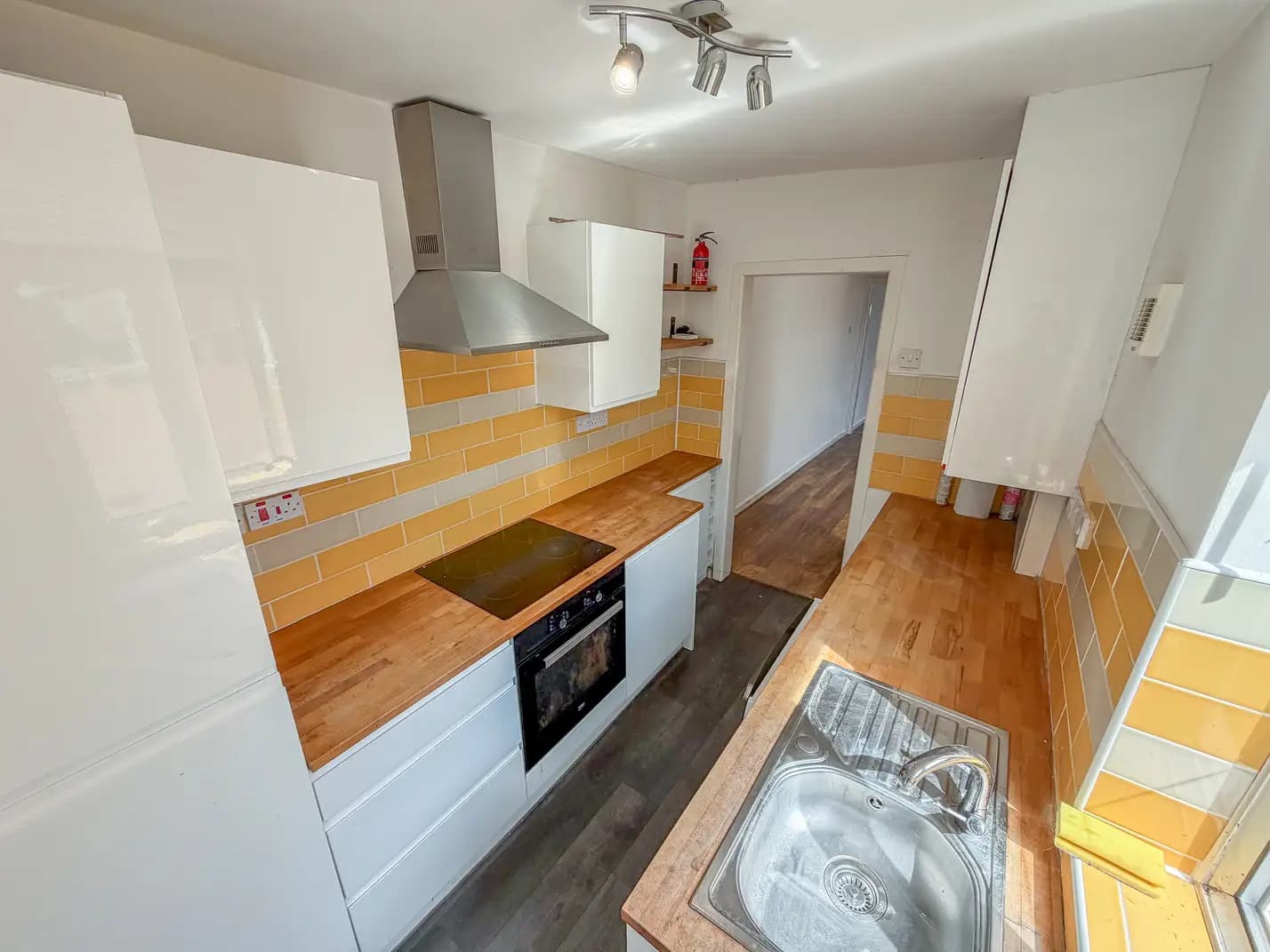 property photo 6 of 17