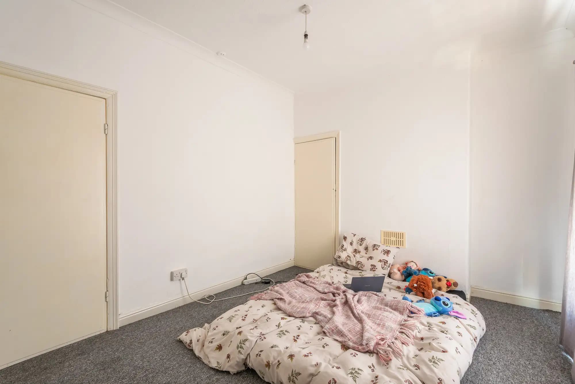 property photo 13 of 25