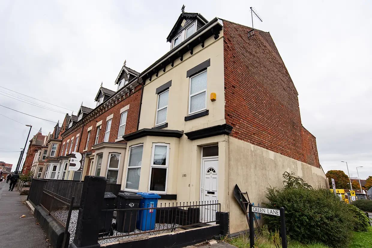 property photo 1 of 40