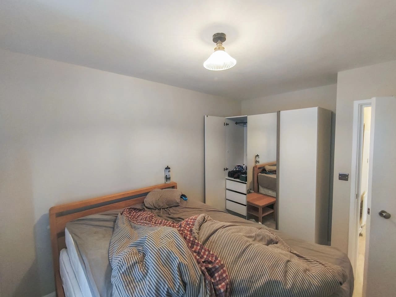 property photo 8 of 11