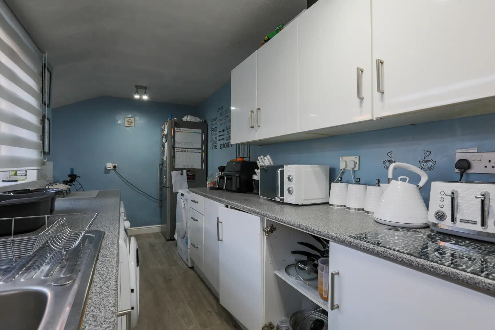 property photo 5 of 18