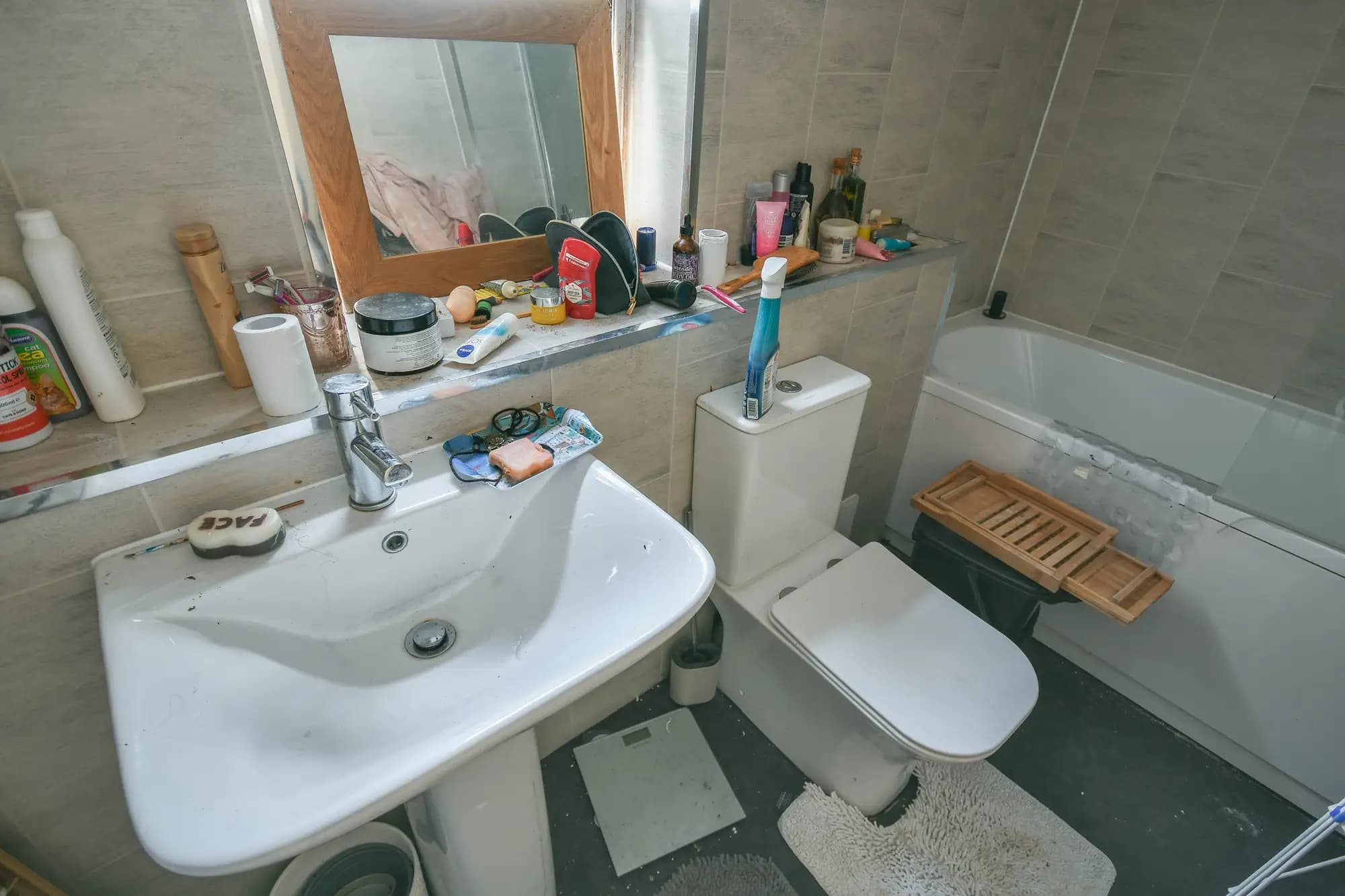 property photo 8 of 16
