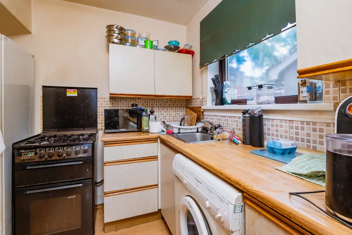 property photo 5 of 13