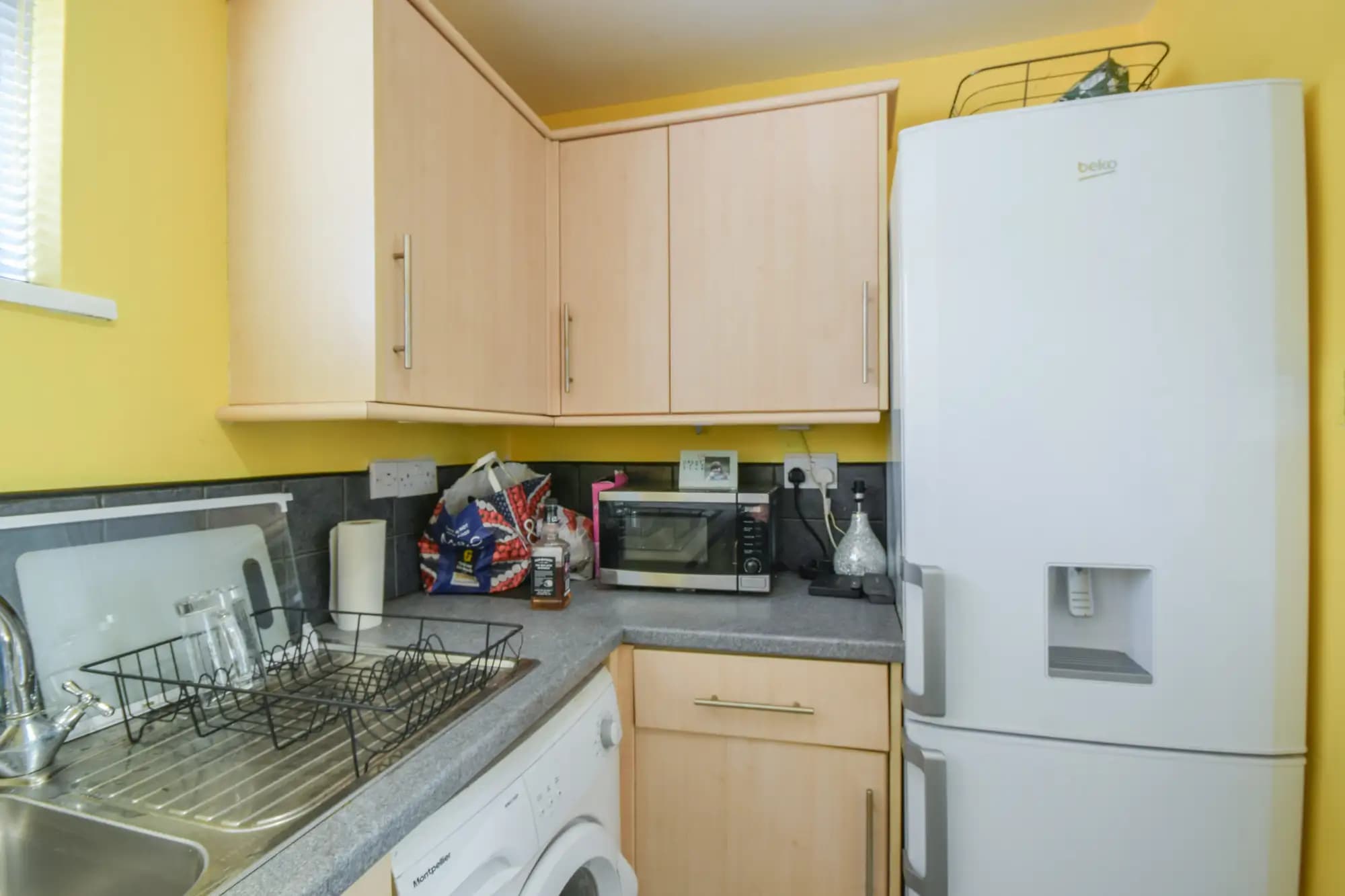 property photo 6 of 17