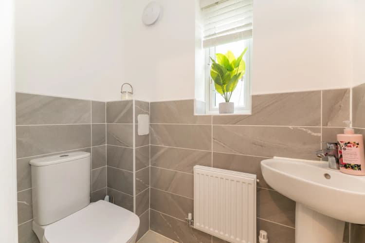 property photo 6 of 20