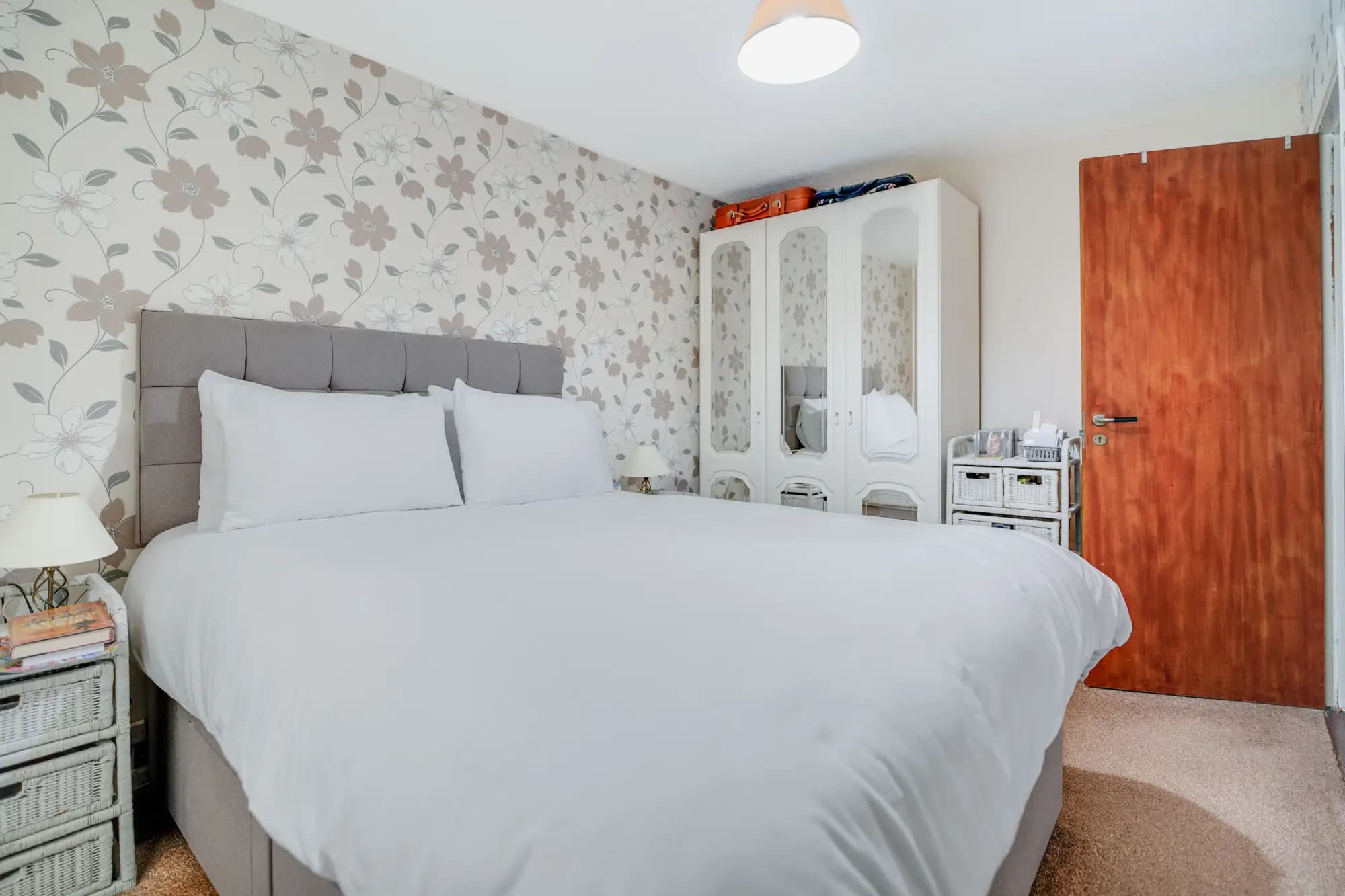 property photo 7 of 14