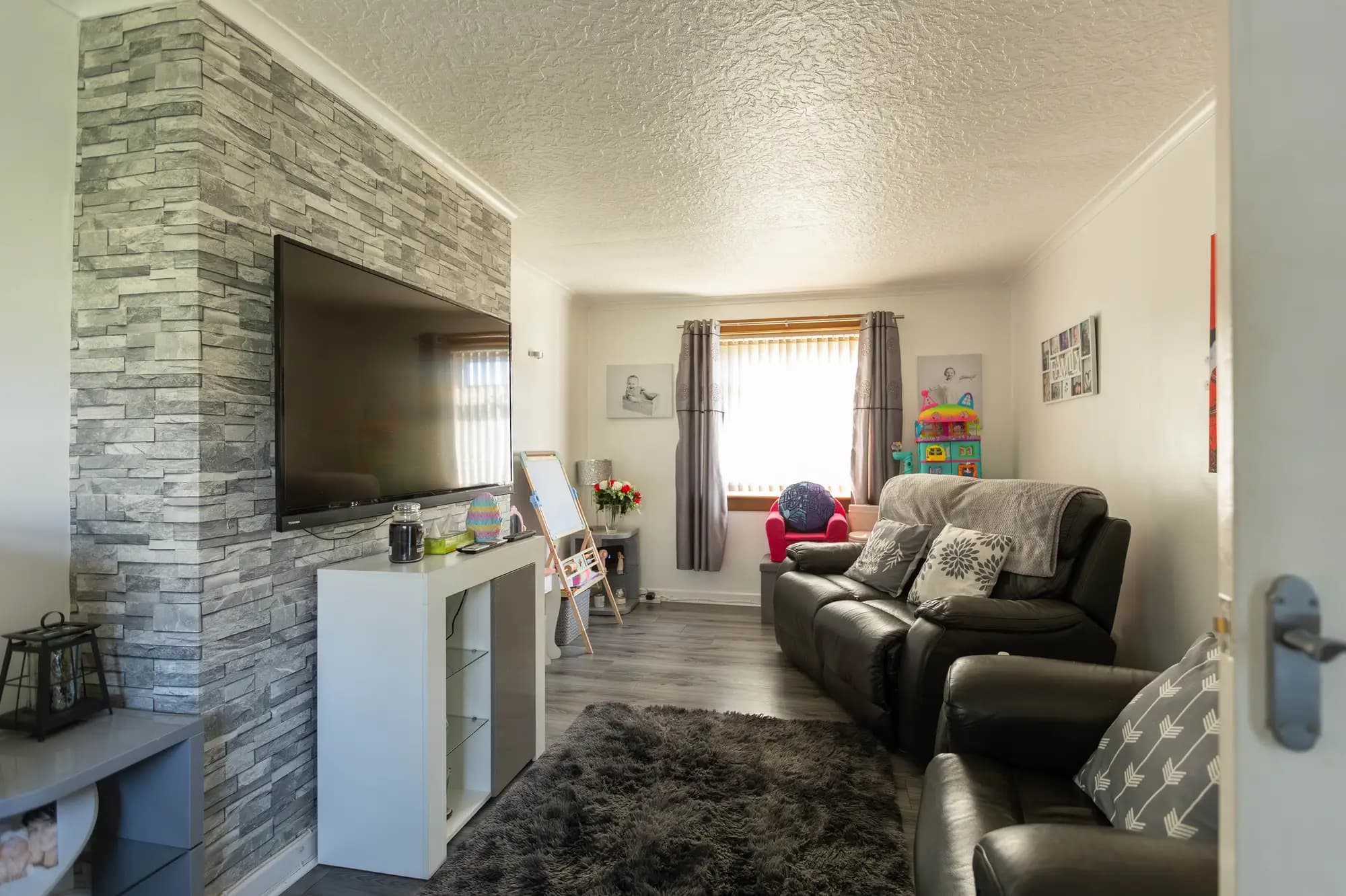 property photo 3 of 27