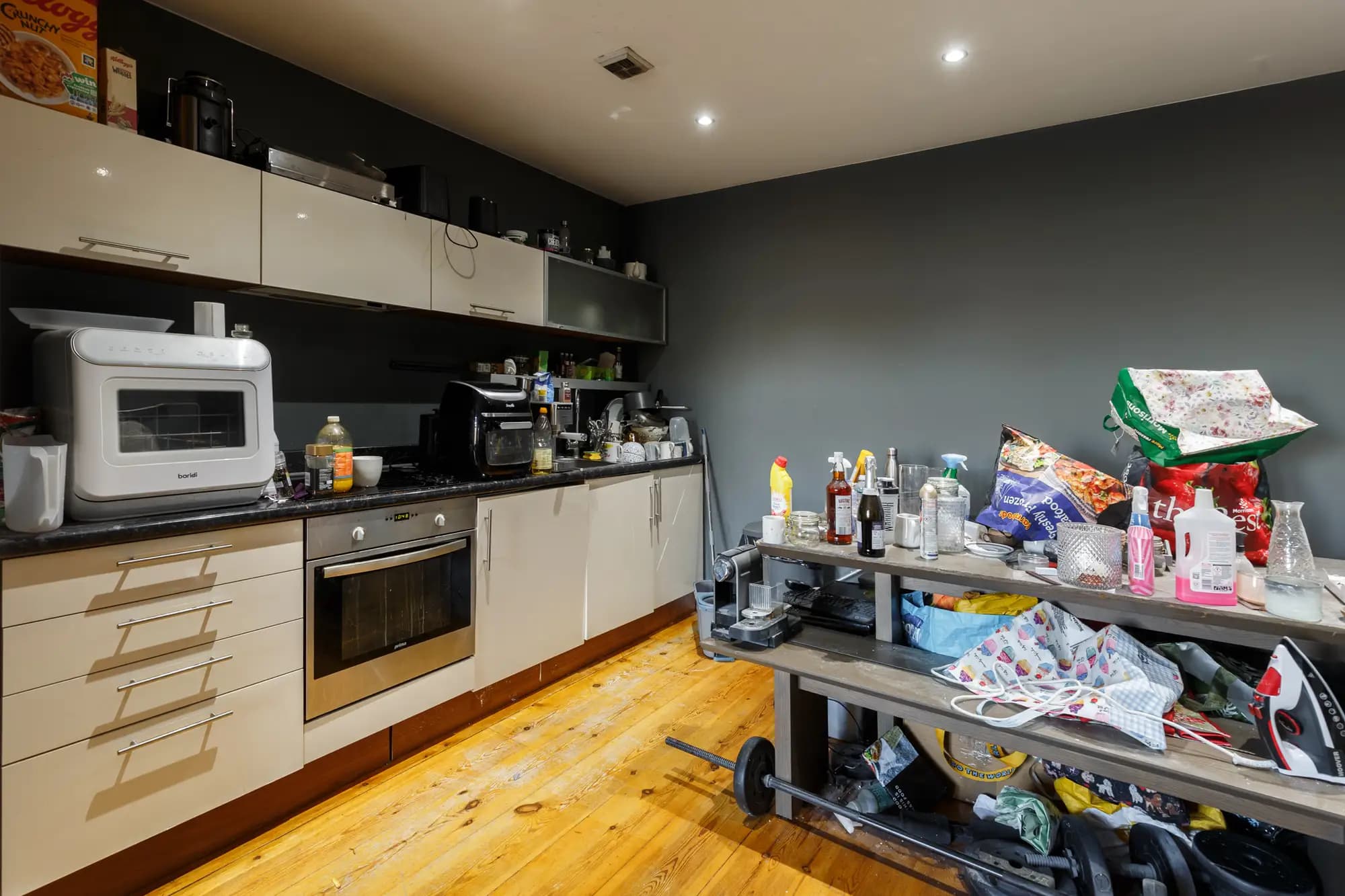 property photo 6 of 12