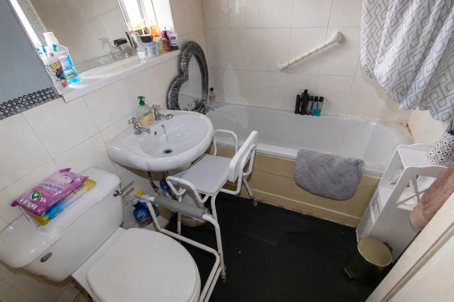 property photo 8 of 14