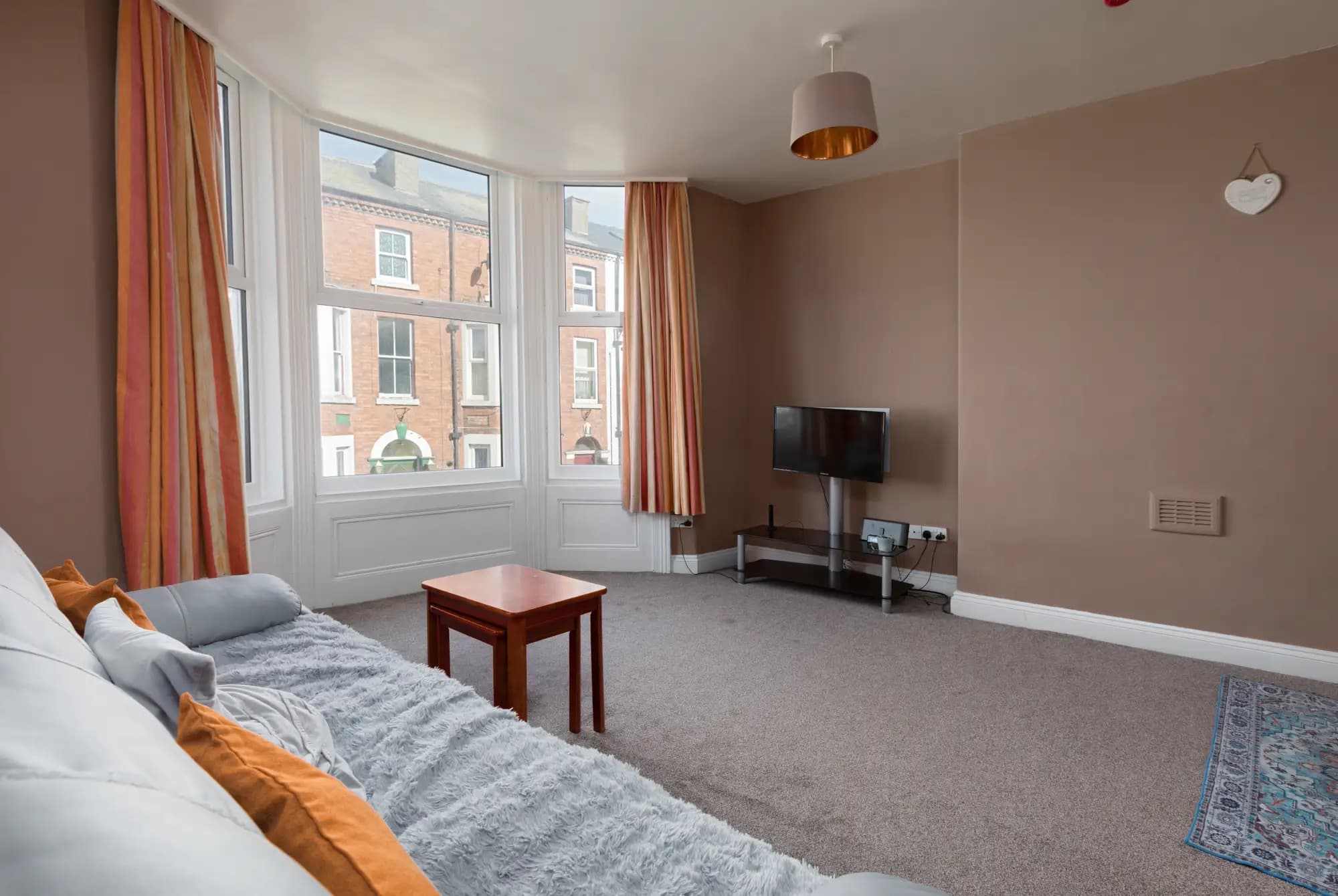 property photo 4 of 25