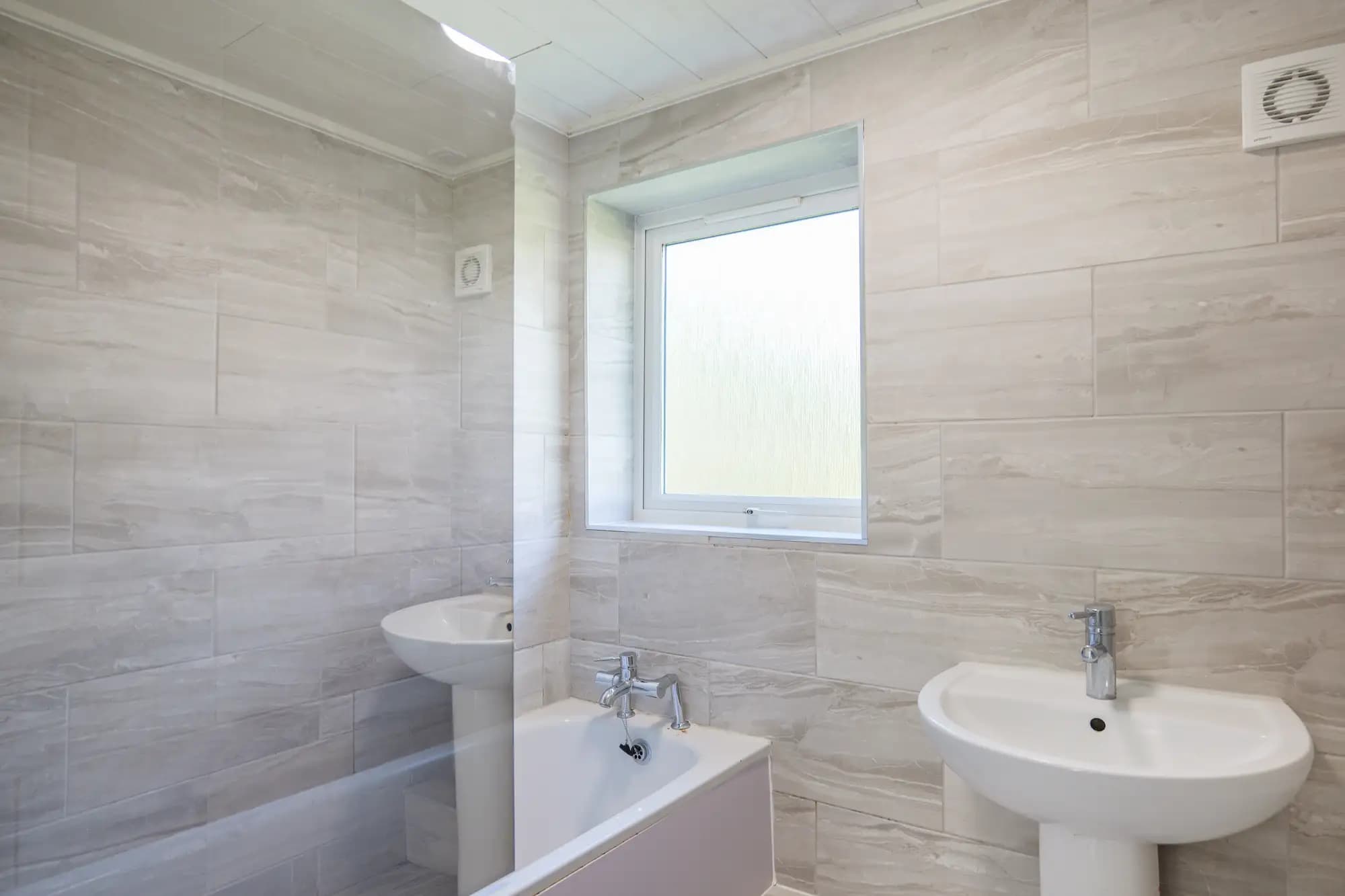 property photo 8 of 16