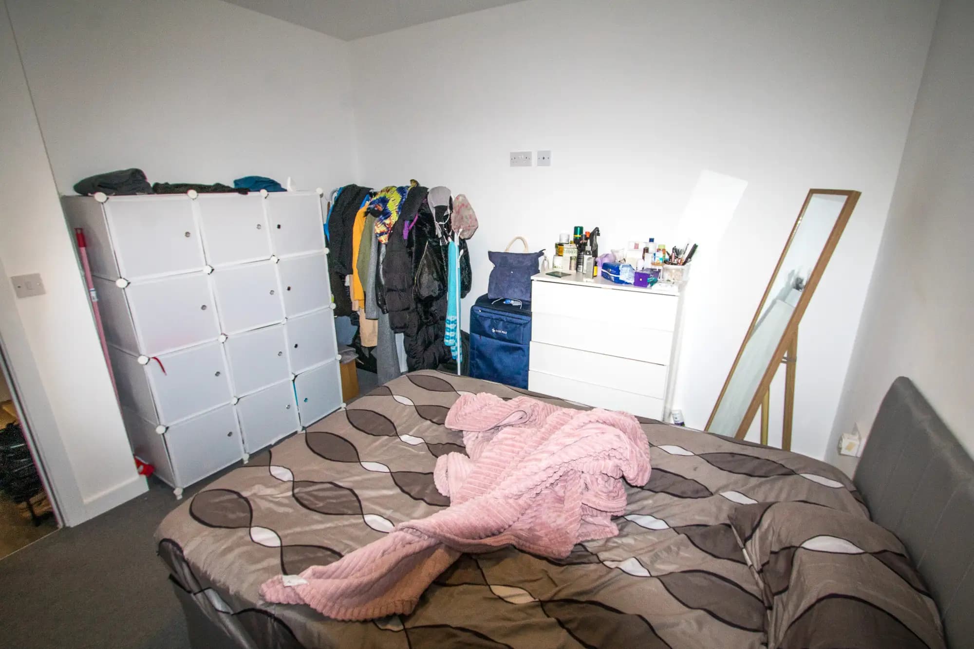 property photo 9 of 12