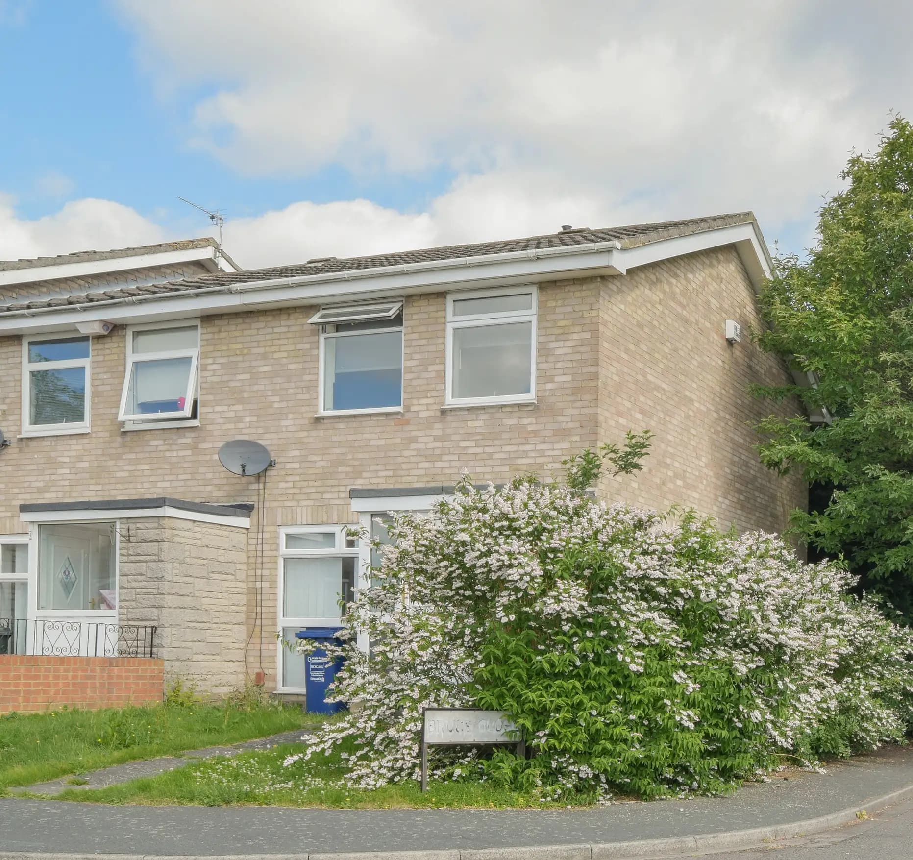 property photo 16 of 17