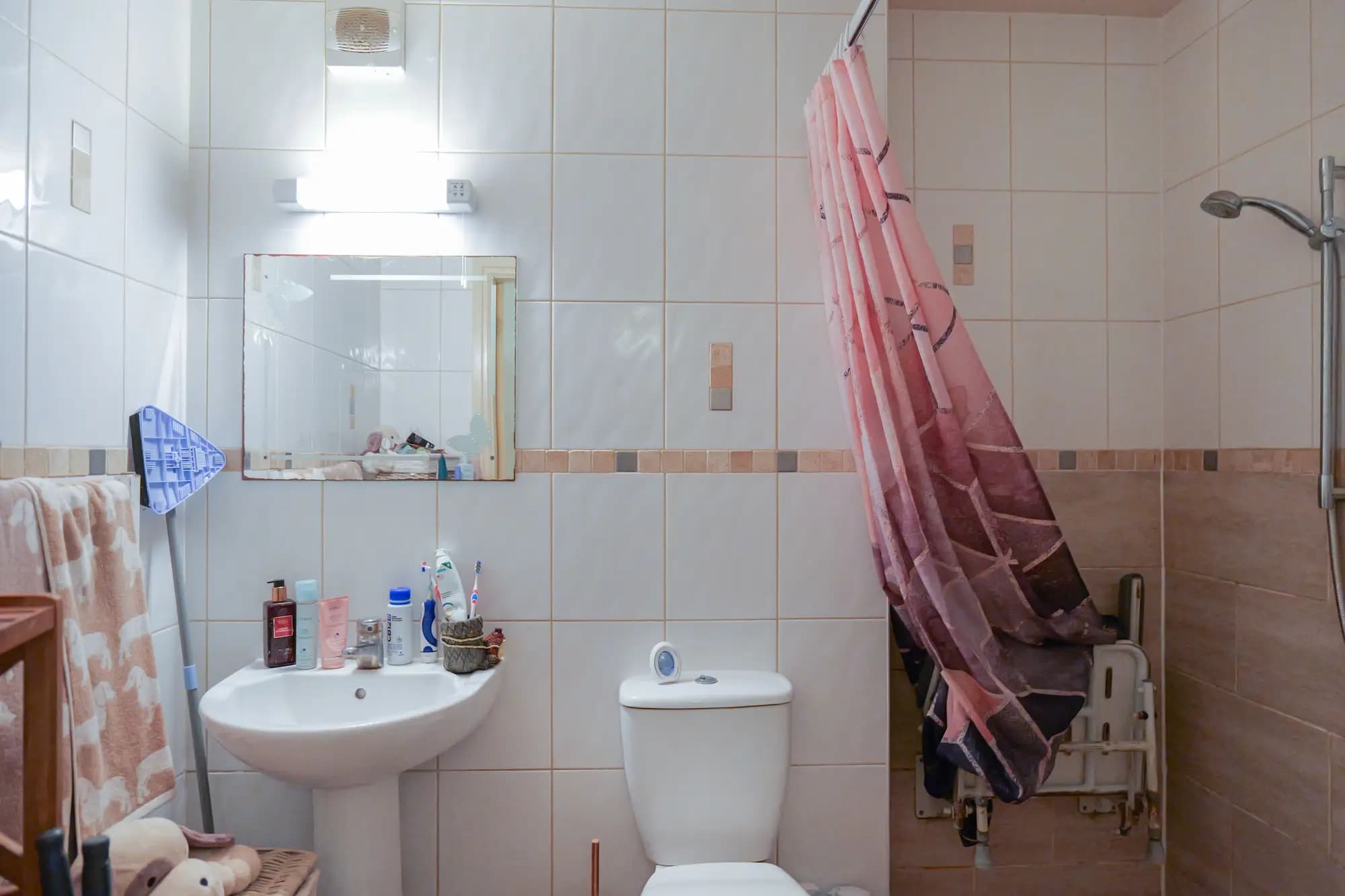 property photo 7 of 20