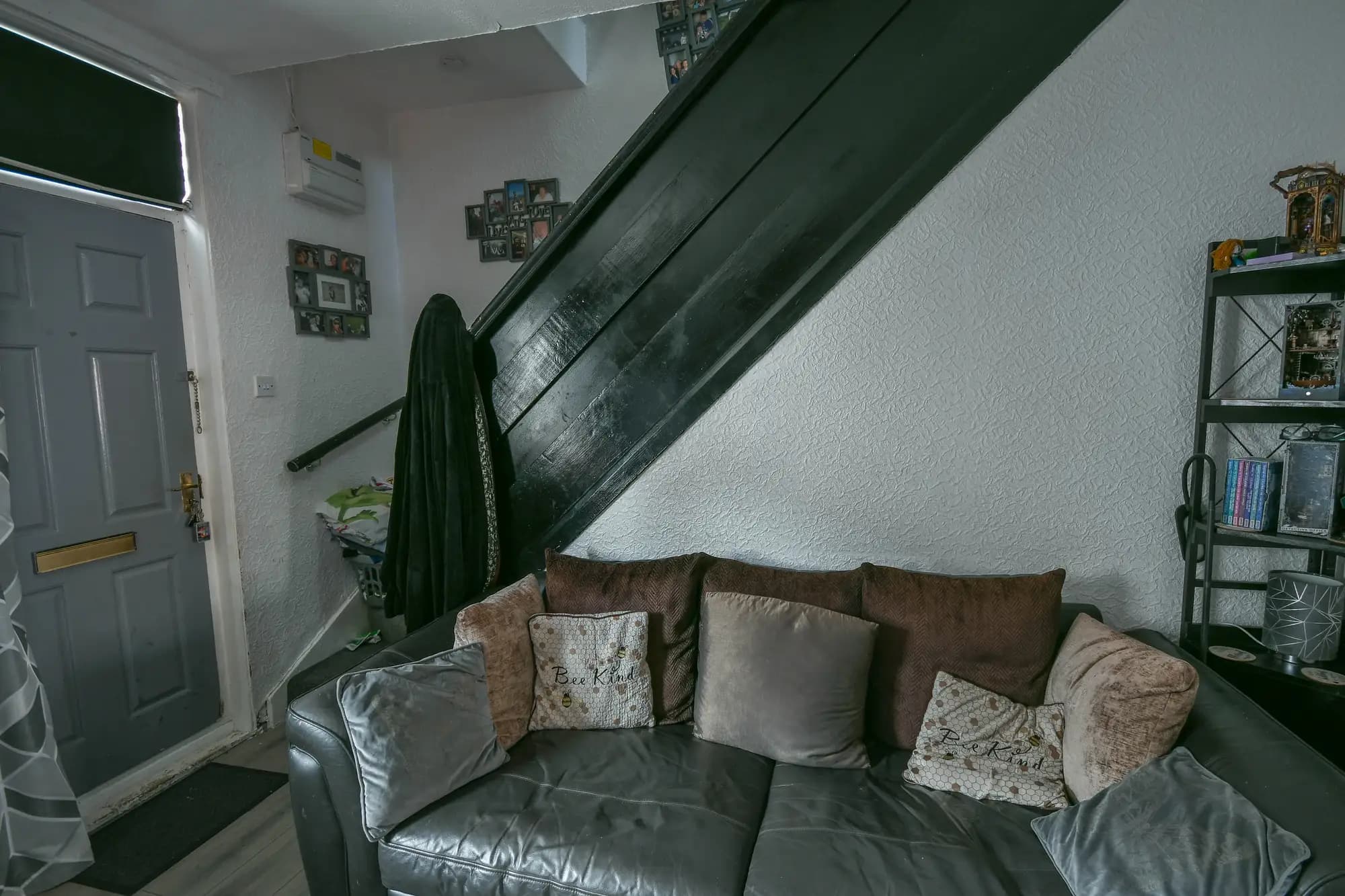 property photo 4 of 22