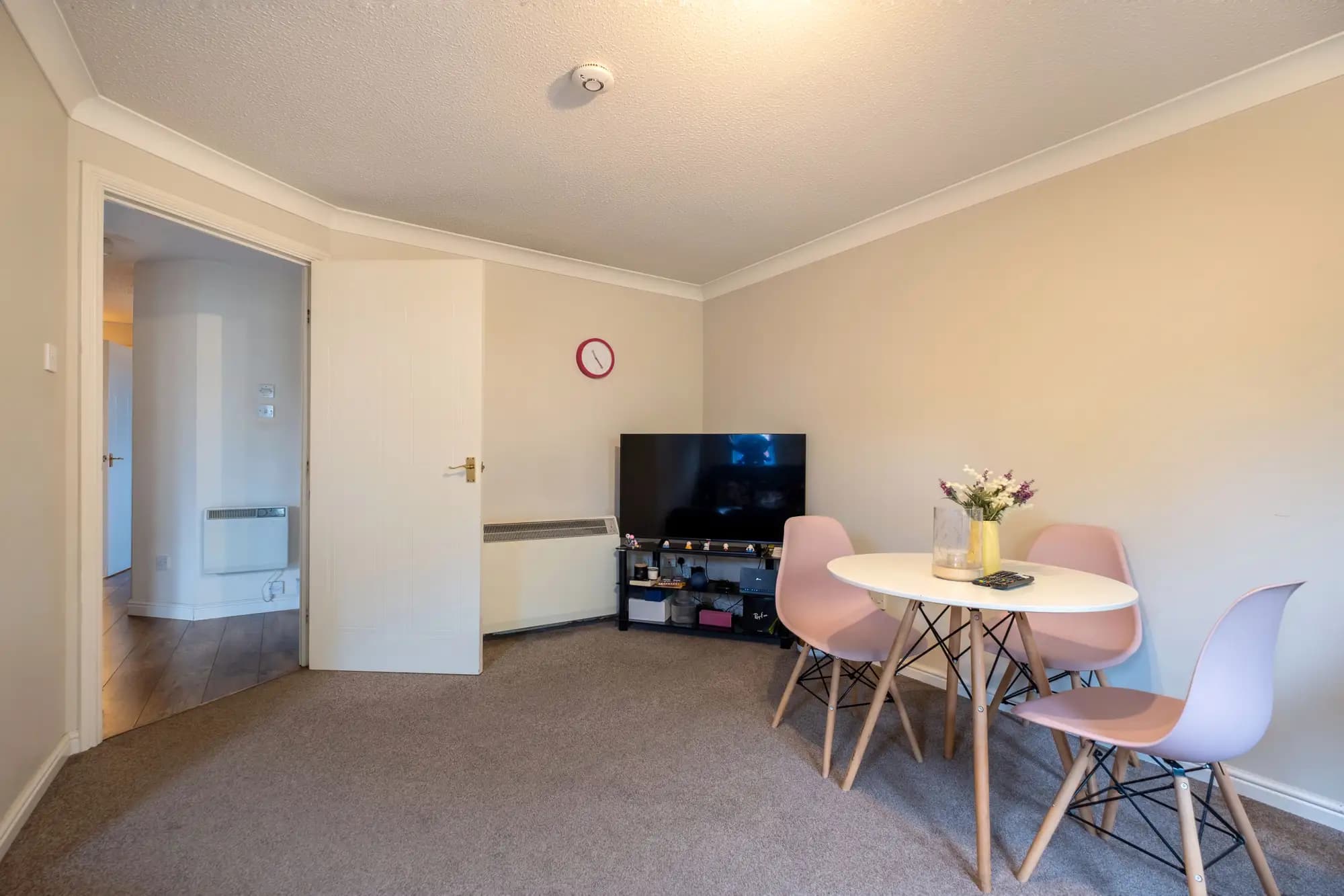 property photo 4 of 29