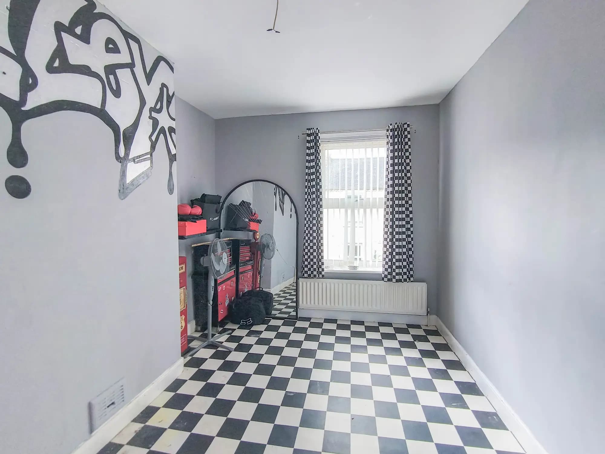 property photo 11 of 16