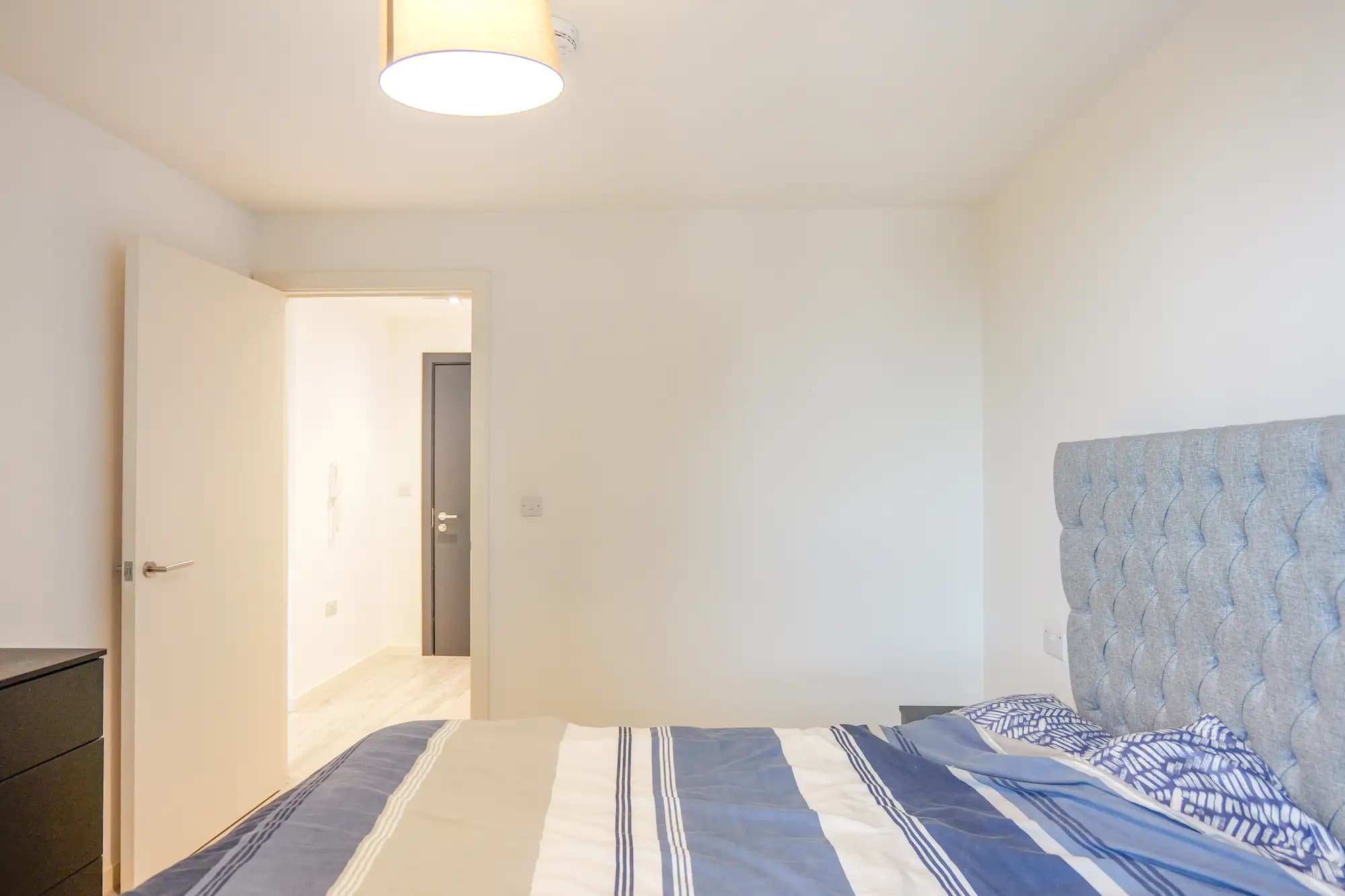 property photo 8 of 18