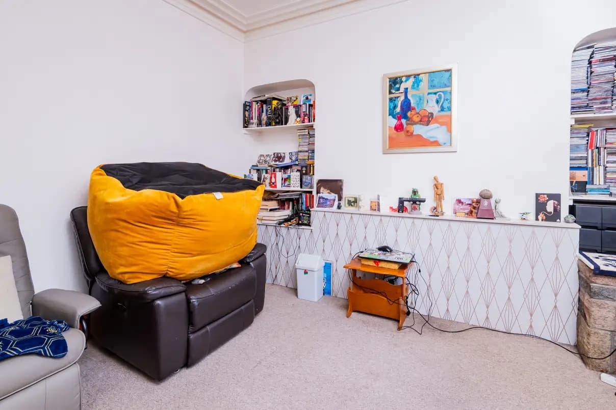 property photo 3 of 19