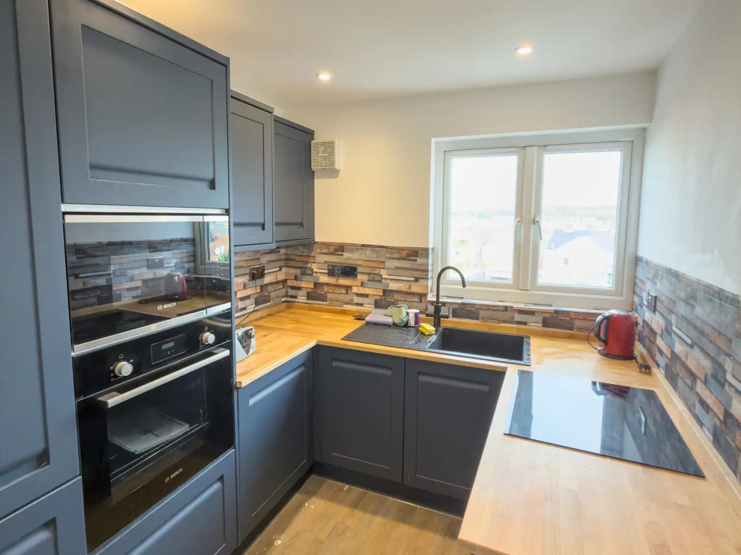 property photo 4 of 18