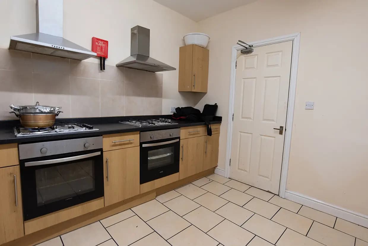 property photo 7 of 40