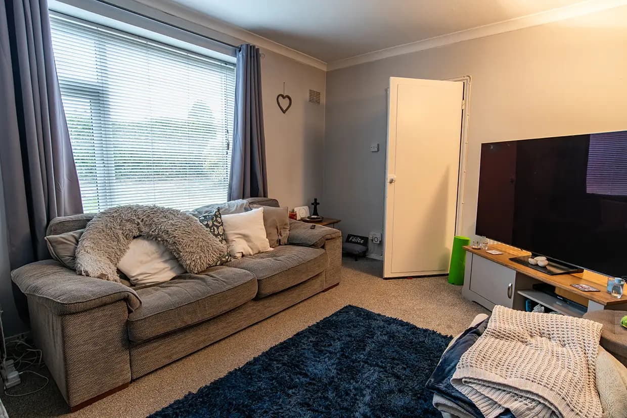 property photo 3 of 25