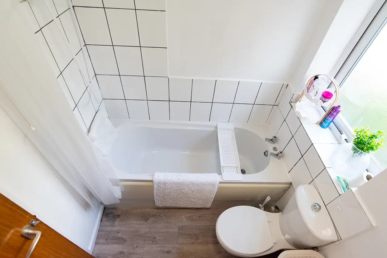 property photo 8 of 22