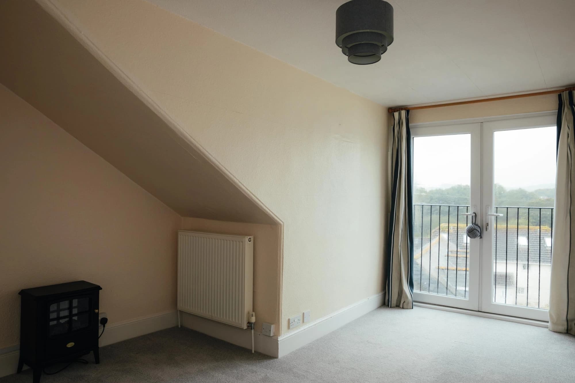 property photo 4 of 19